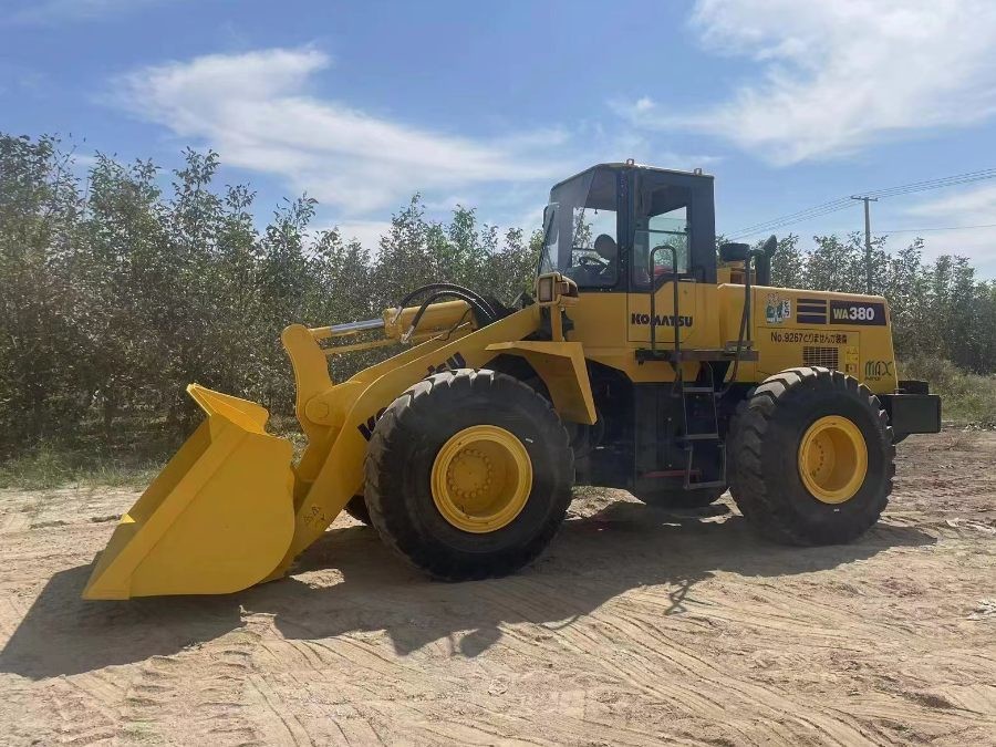Japão Carregador Komatsu Usado para venda Máquinas de segunda mão WA380-3 Jindongyu